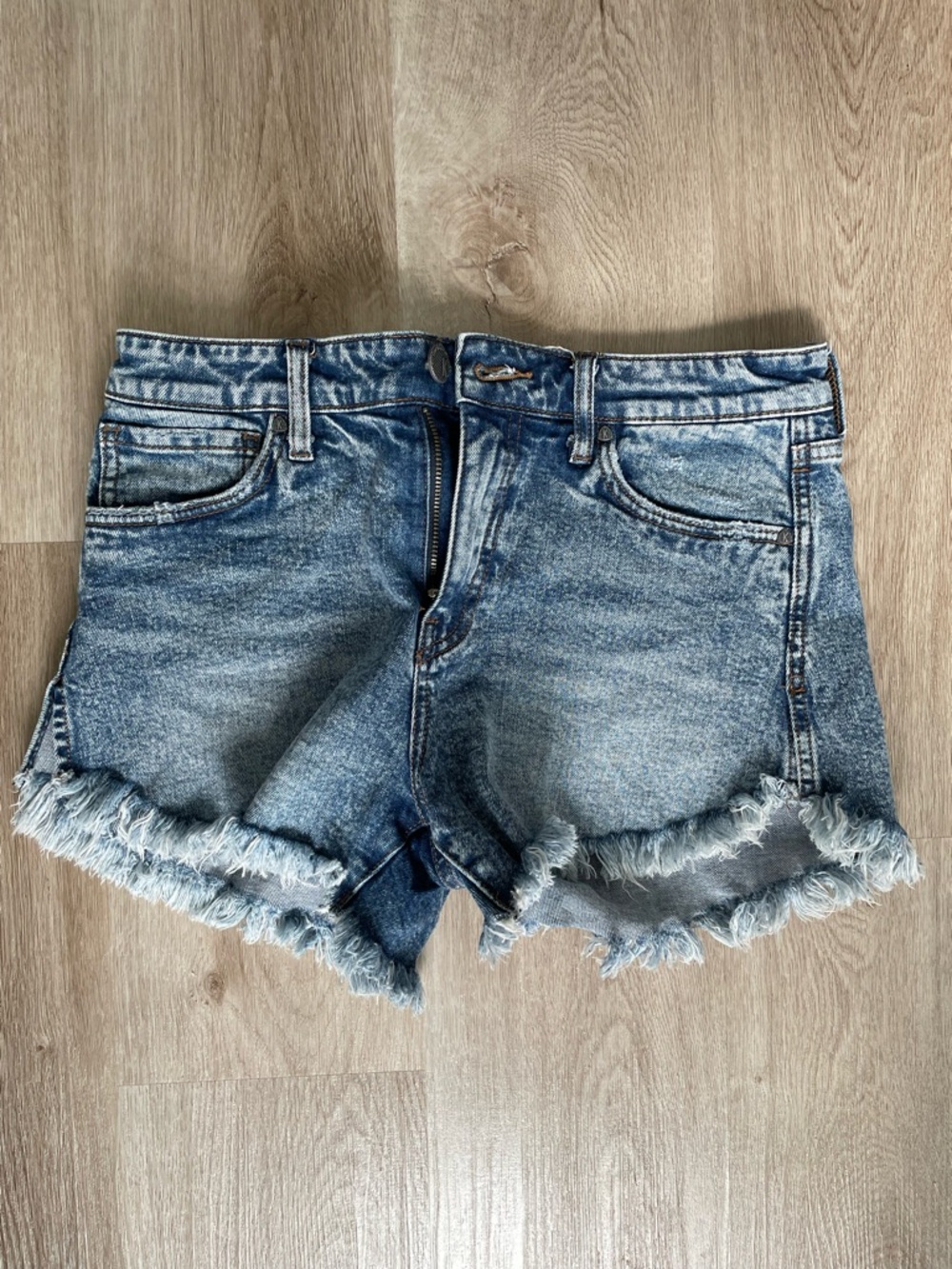 Kut from the Kloth Acid Wash Blue Frayed Hem Denim Shorts